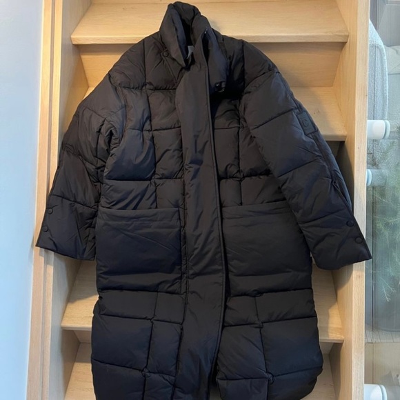 Closed official Black Puffer Quilted Coat - Picture 9 of 9